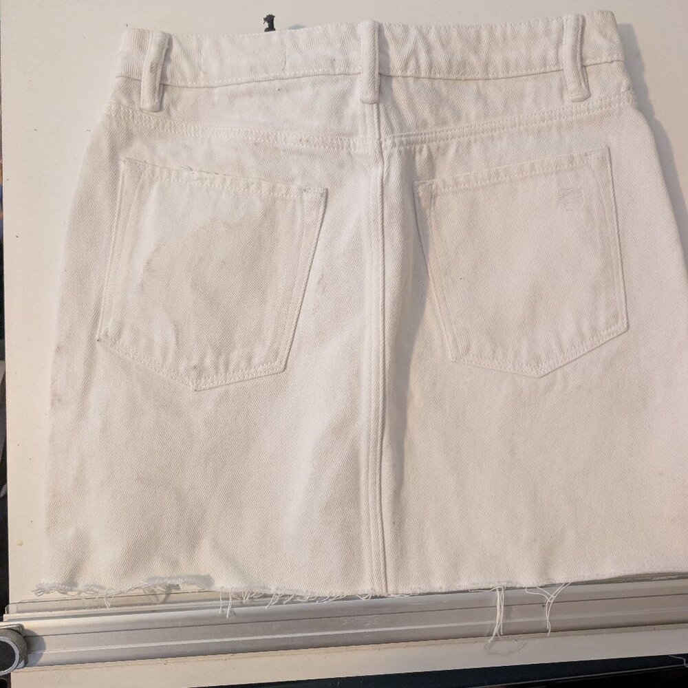 Brand New EAC Betty Skirt White Size 2 US